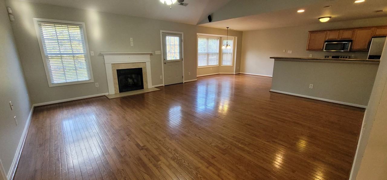 8022 Raymede Ct - Photo 3 of 14