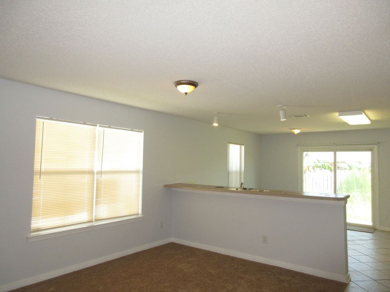 1017 Antigua Cir - Photo 3 of 17