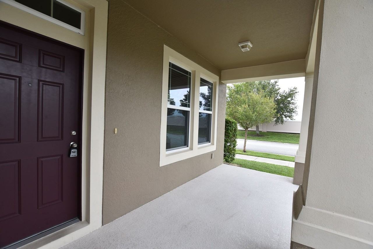 708 Lake Tarpon Way - Photo 2 of 26