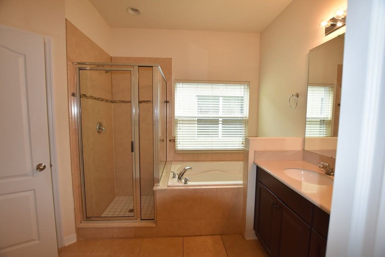 708 Lake Tarpon Way - Photo 6 of 26