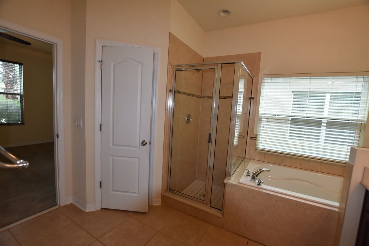 708 Lake Tarpon Way - Photo 7 of 26