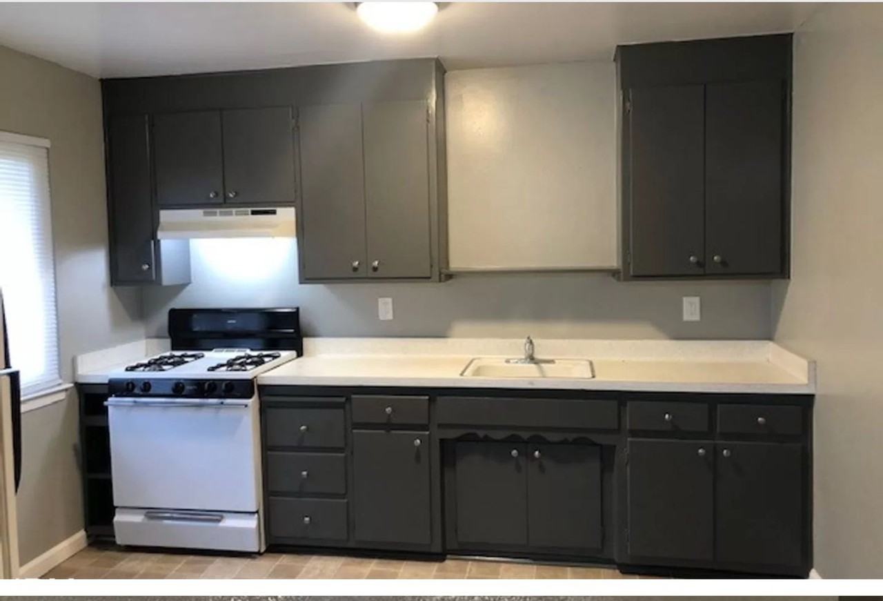 2425 Mariposa Ave - Photo 6 of 11