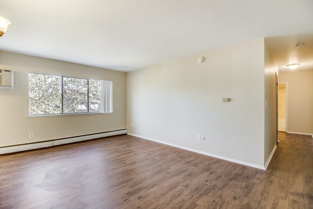 Shiawassee Apartments LLC (723 W Shiawassee, LLC) - Photo 7 of 14