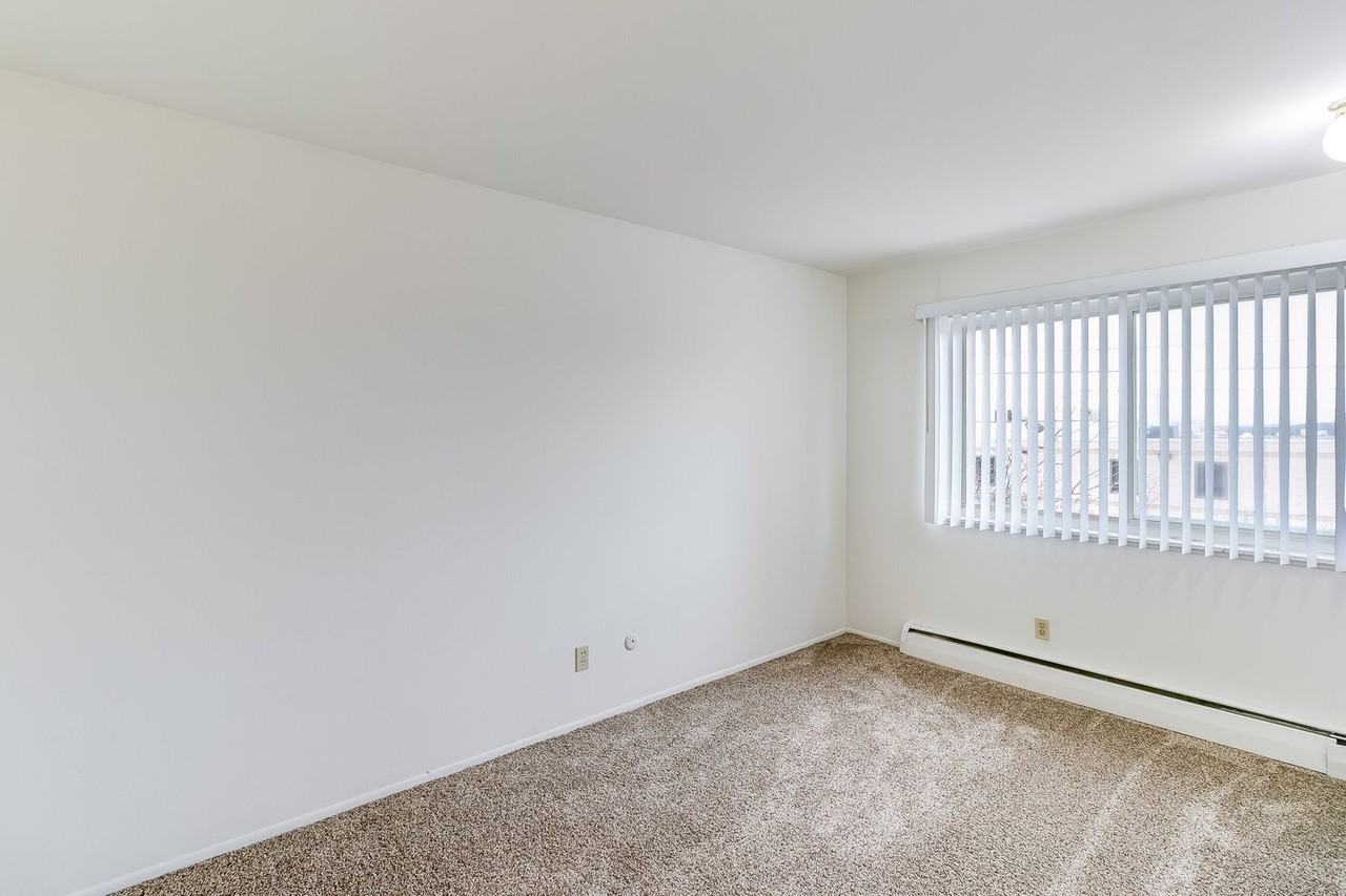 3106 Holiday Apartments (Michael & Norma Coscarelli) - Photo 2 of 16