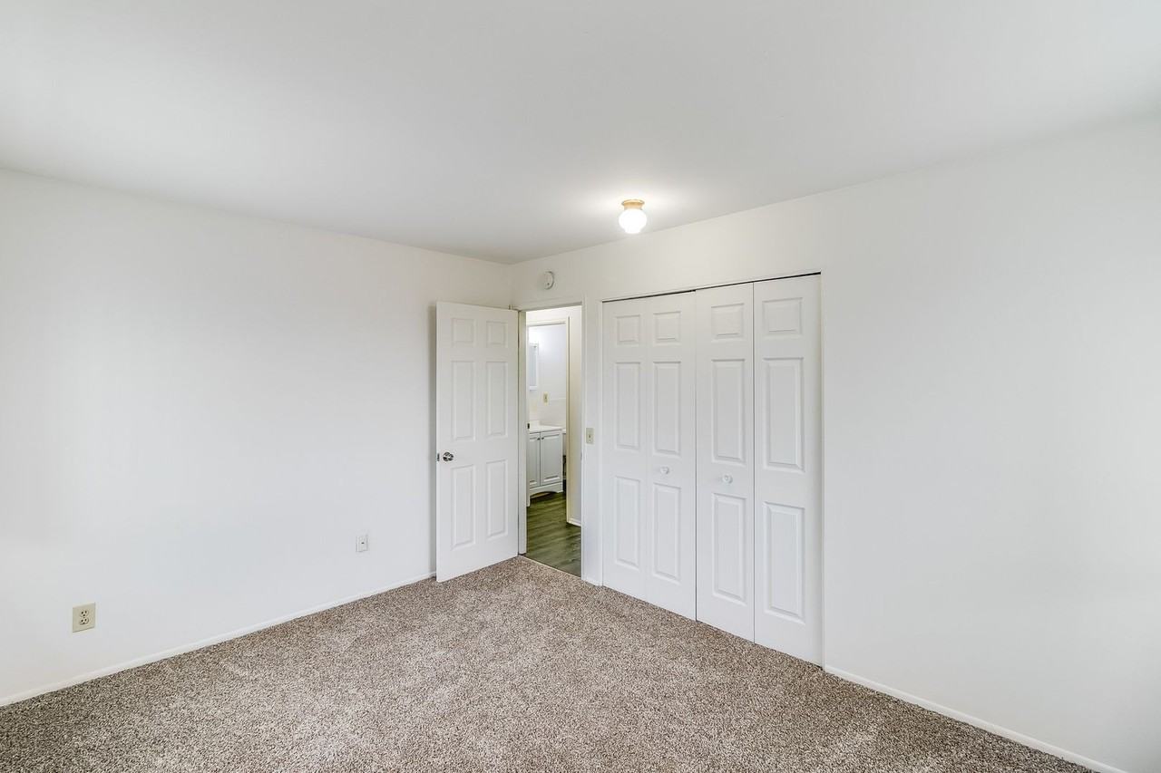 3106 Holiday Apartments (Michael & Norma Coscarelli) - Photo 6 of 16