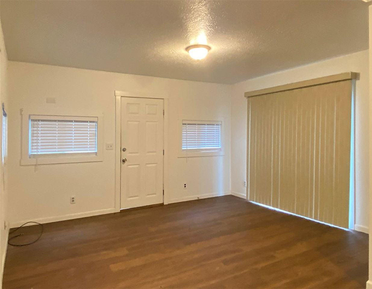 Main2136 - Photo 2 of 11