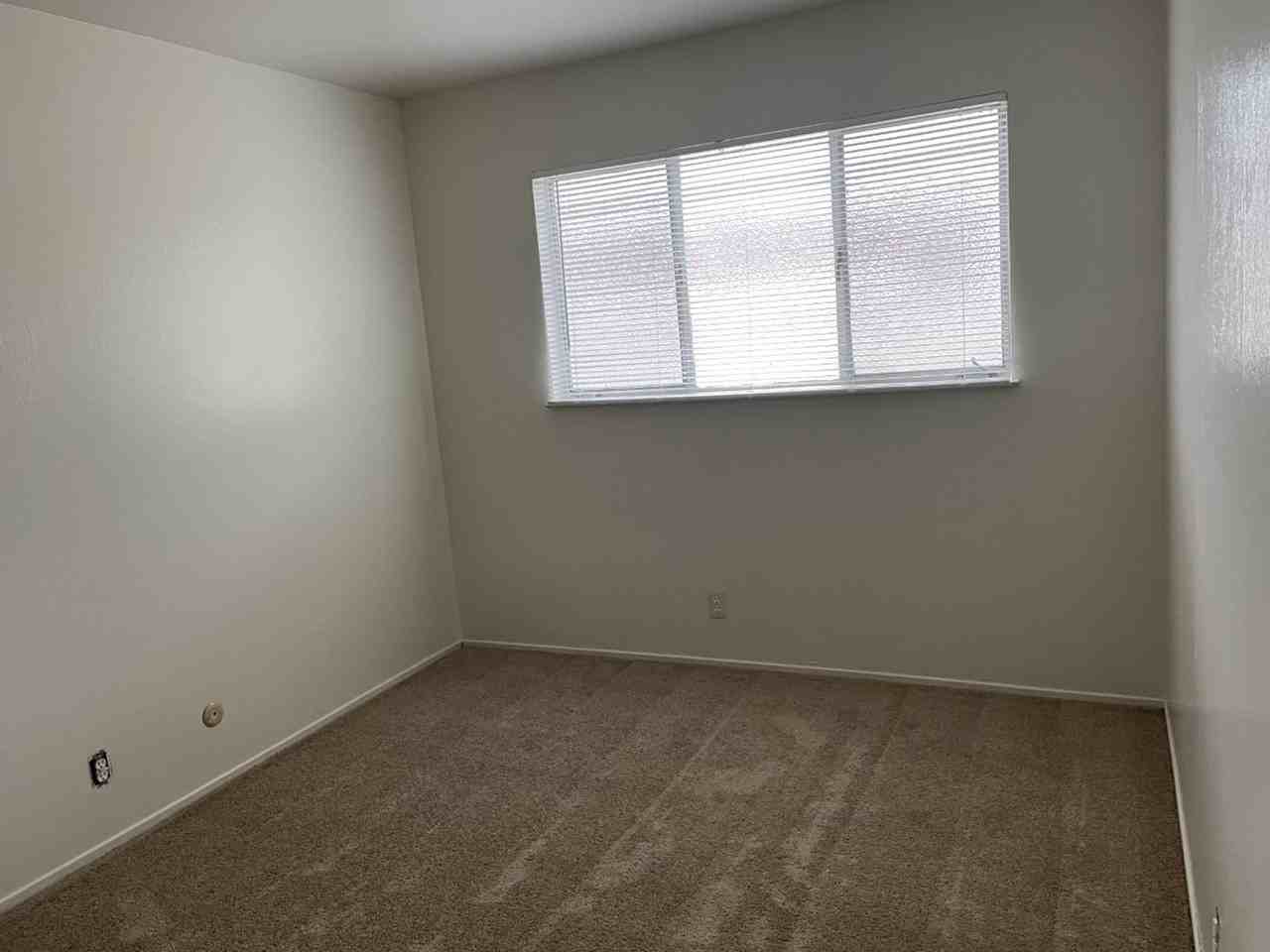 2124 Blake St #4 - Photo 4 of 8