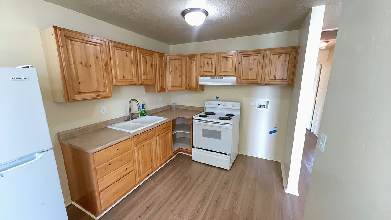 4943 W 4100 S - Photo 2 of 9