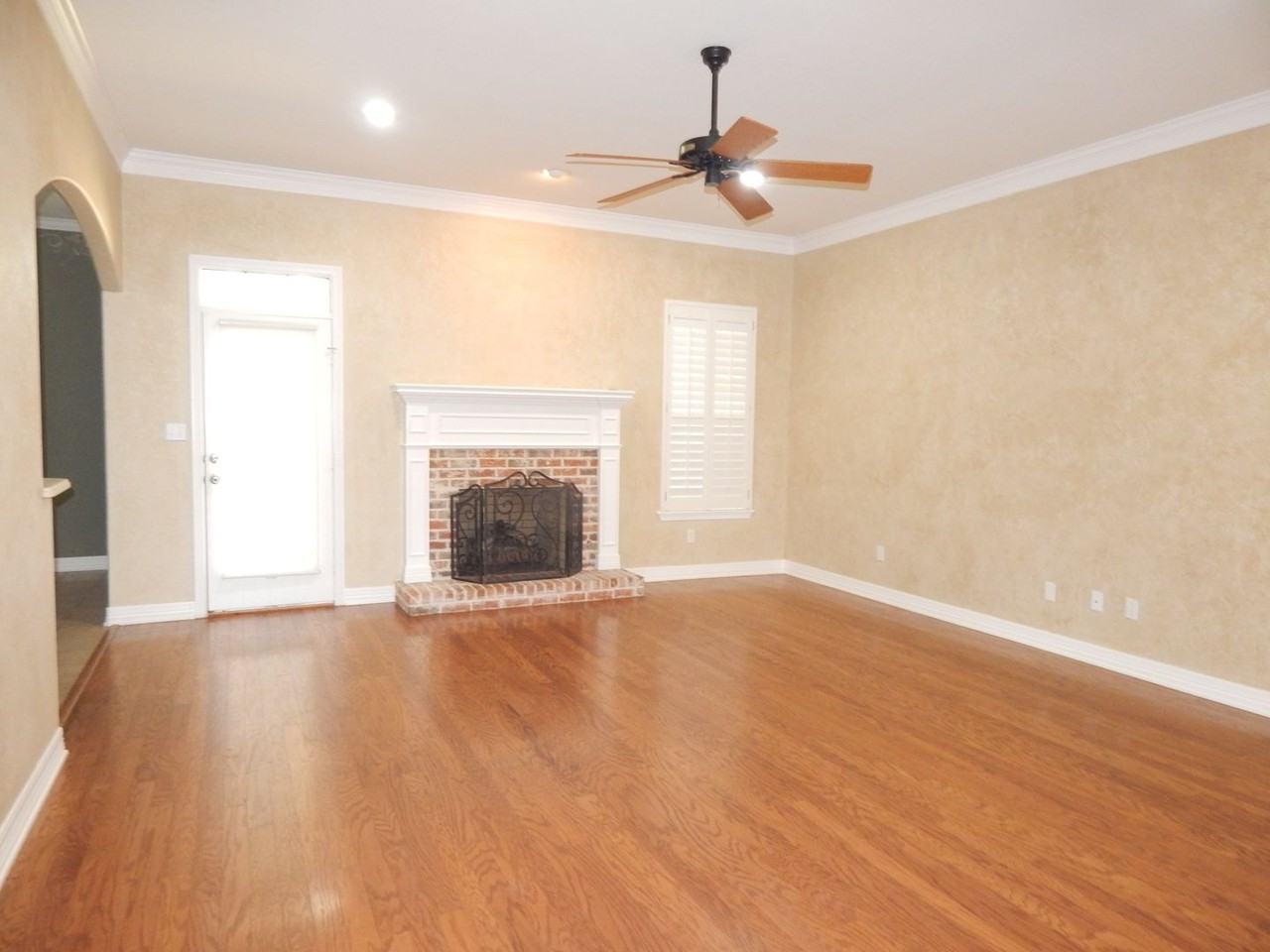 1221 River Bend Dr - Photo 5 of 40