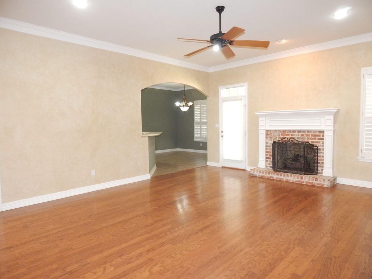 1221 River Bend Dr - Photo 6 of 40