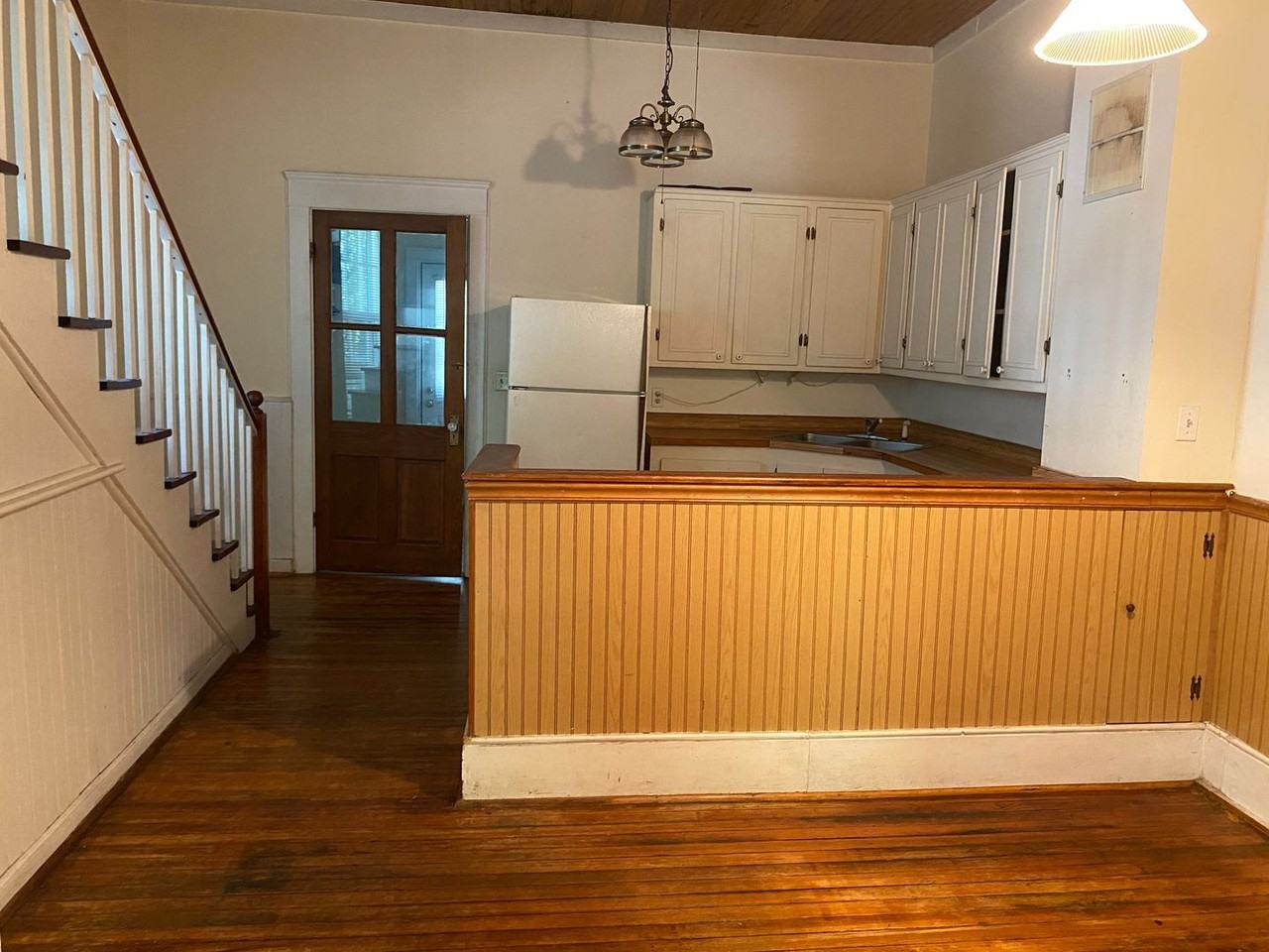 226 Tryon St - Photo 3 of 9