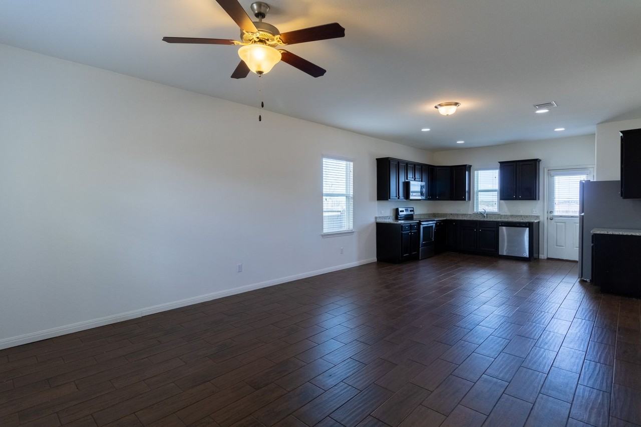 13801 Sherri Berry Way - Photo 6 of 28