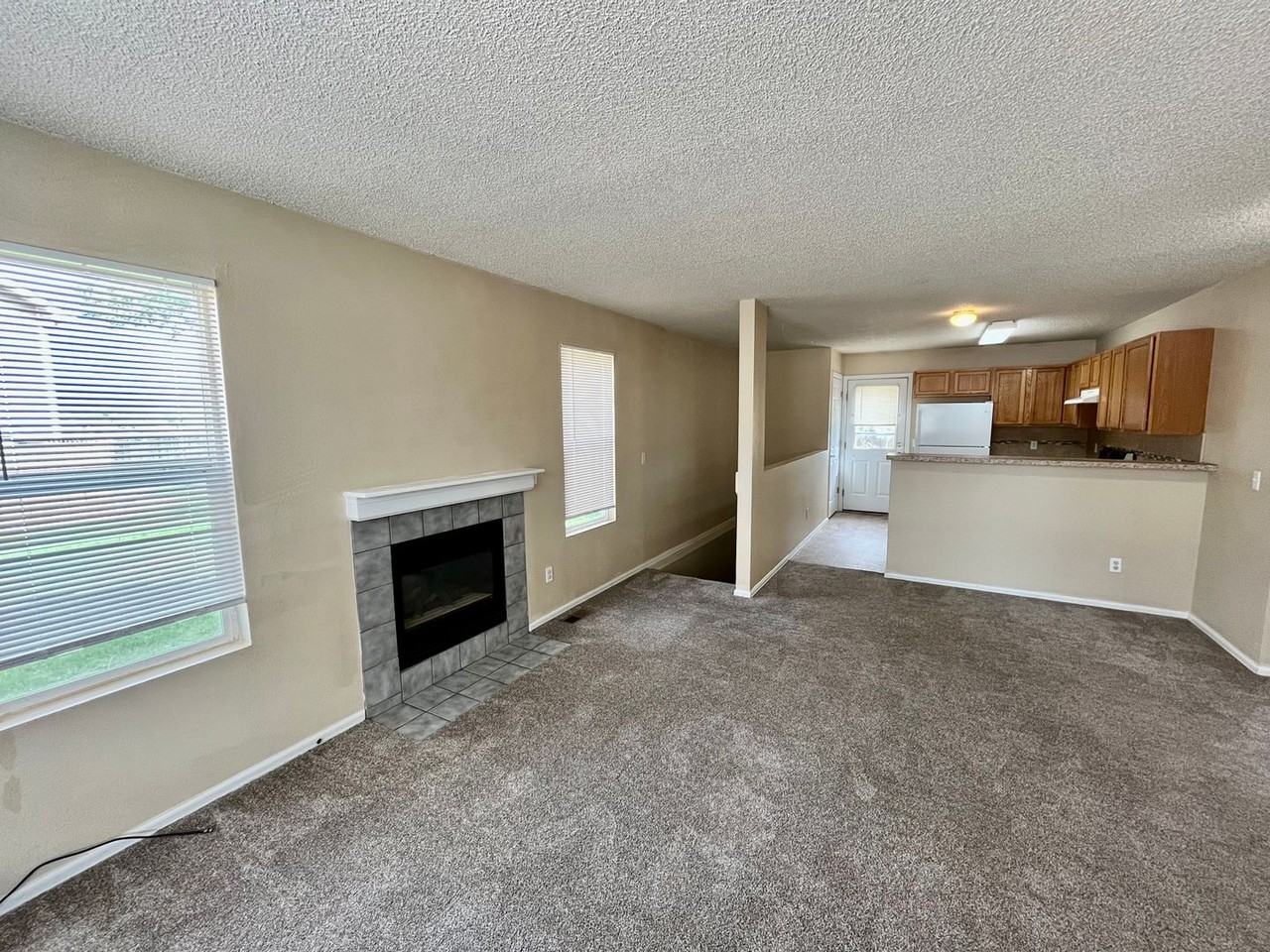 3133 Bridgewater Dr - Photo 2 of 14