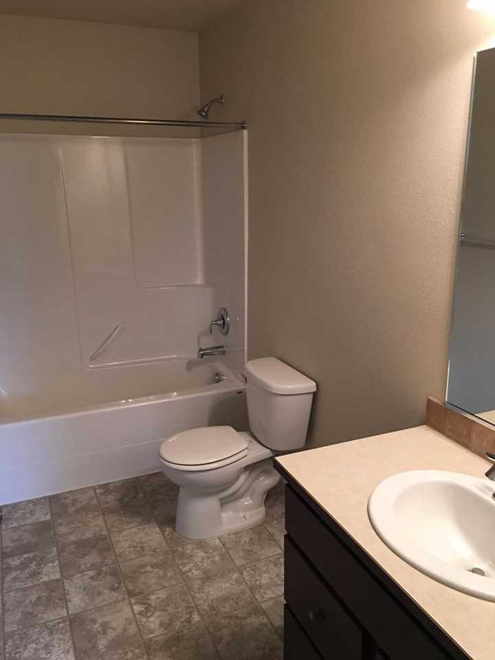 2743 N Glidden St - Photo 5 of 16