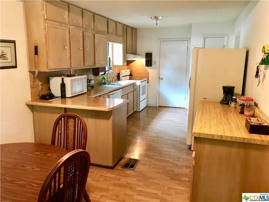 124 E Holland St - Photo 6 of 14