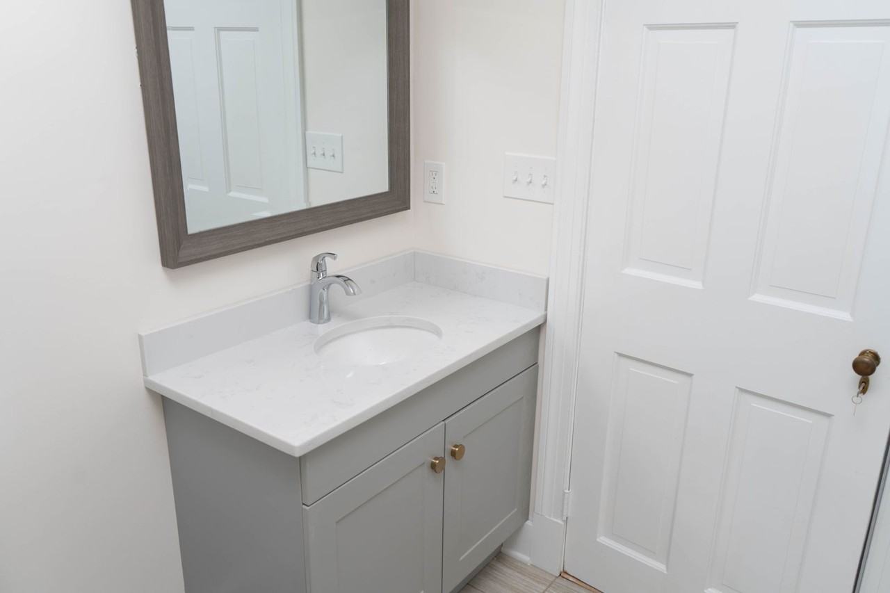 2001 Ivy Rd - Photo 4 of 28