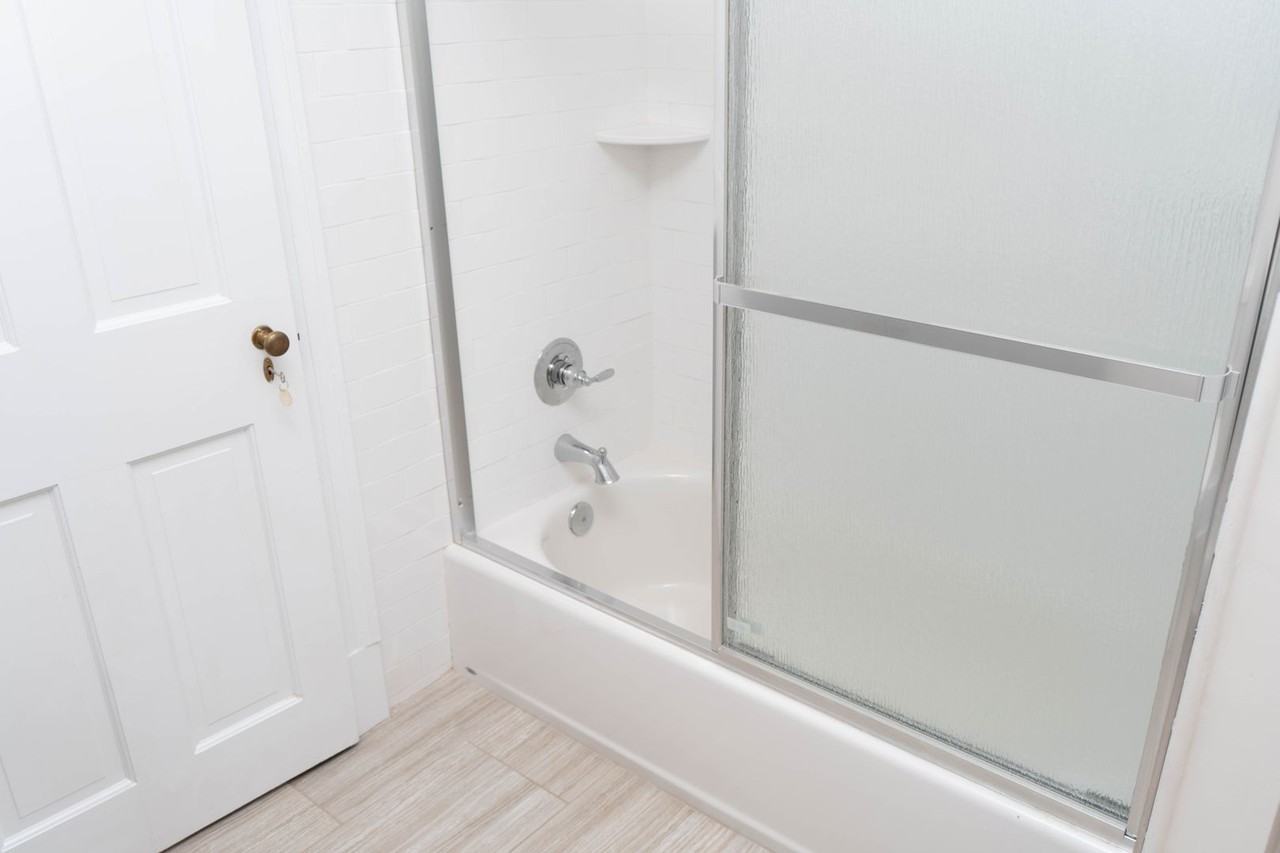 2001 Ivy Rd - Photo 7 of 28