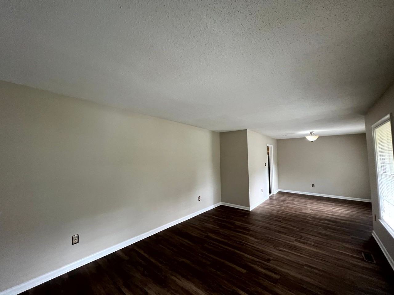 109 Deerfield Dr - Photo 3 of 20