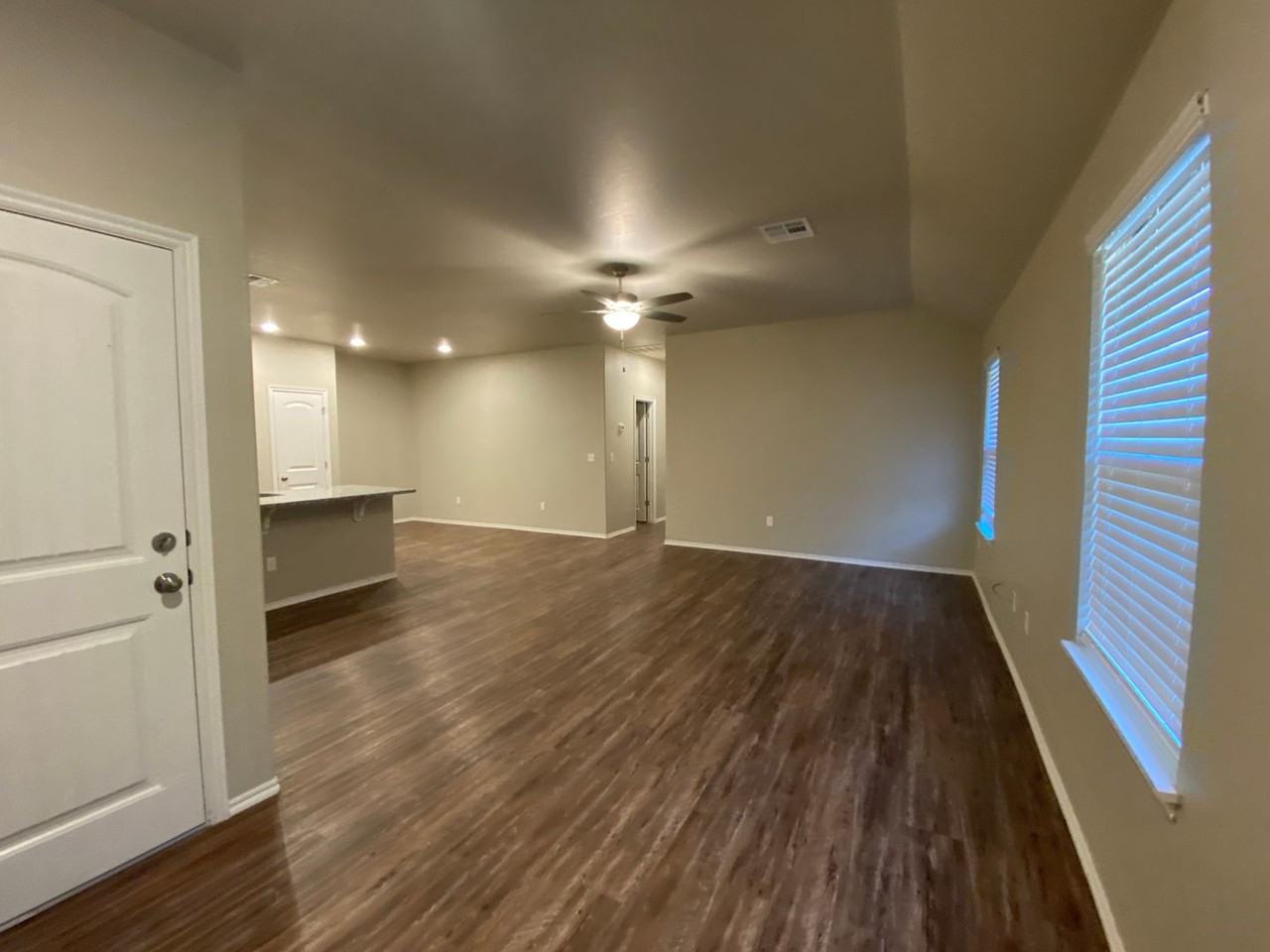 10910 Nw 119th St - Photo 3 of 11