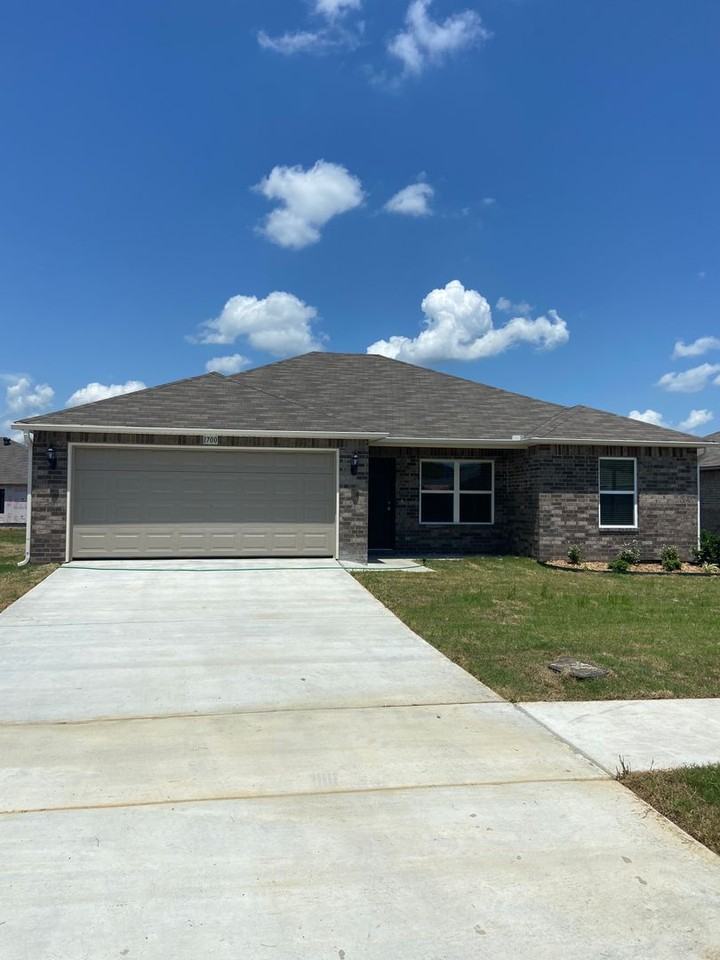 1700 Raden St - Photo 4 of 20