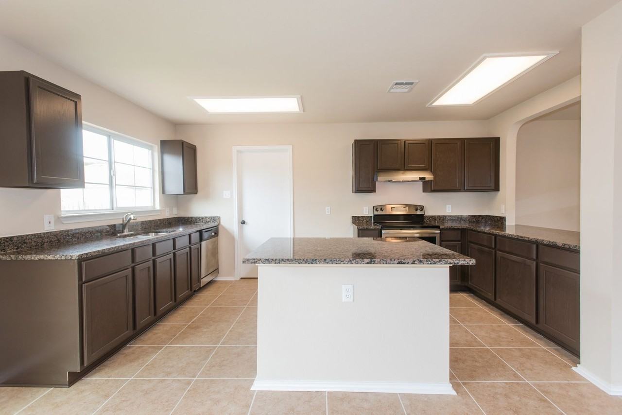 1218 Deerhound Pl - Photo 3 of 28