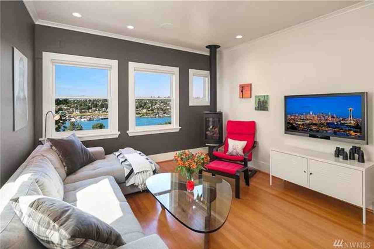 2913 Franklin Ave E Unit B - Photo 2 of 11