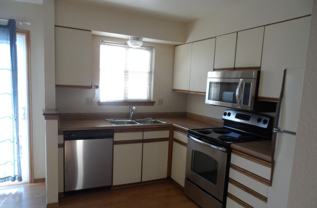 7957 Lexington Park Dr - Photo 4 of 19