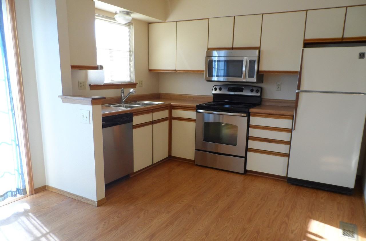 7957 Lexington Park Dr - Photo 5 of 19