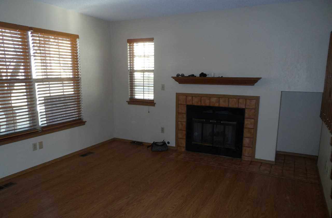 7957 Lexington Park Dr - Photo 7 of 19
