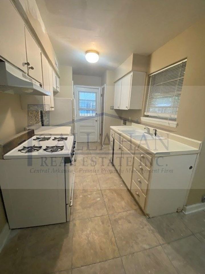 5401 B St - Photo 5 of 16