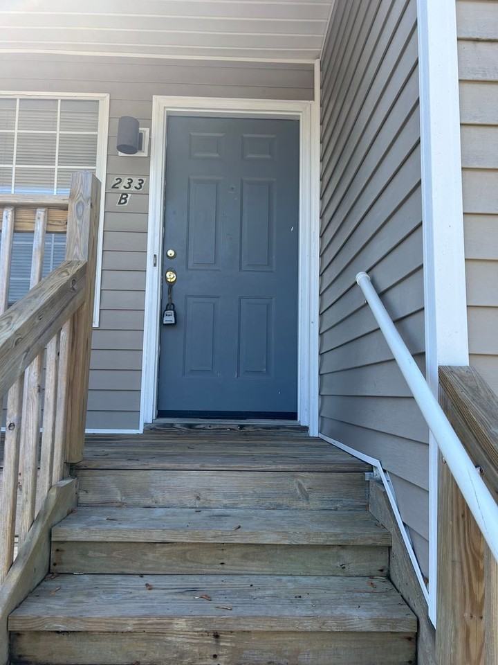 233B Lantana Ln - Photo 2 of 26