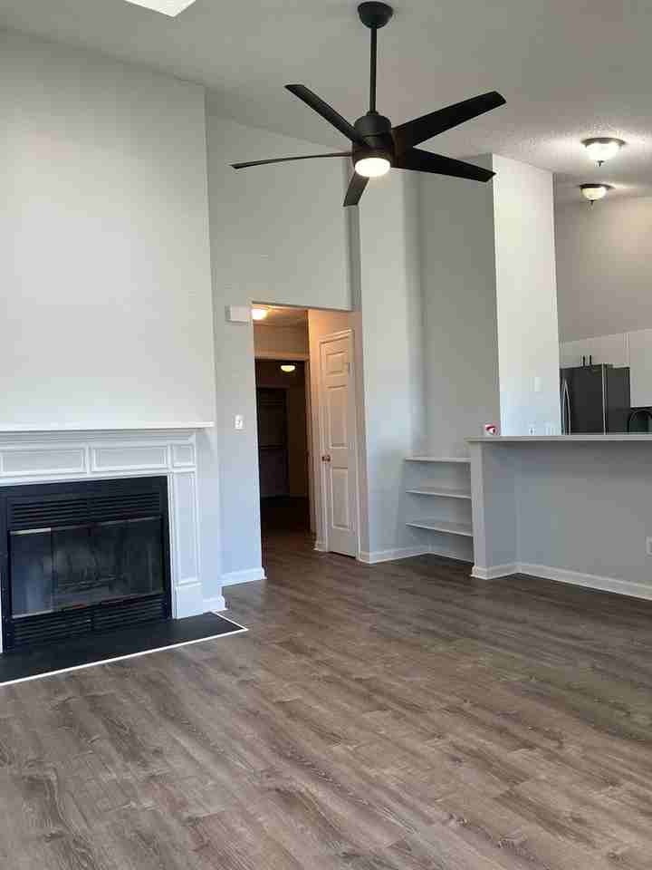 233B Lantana Ln - Photo 4 of 26