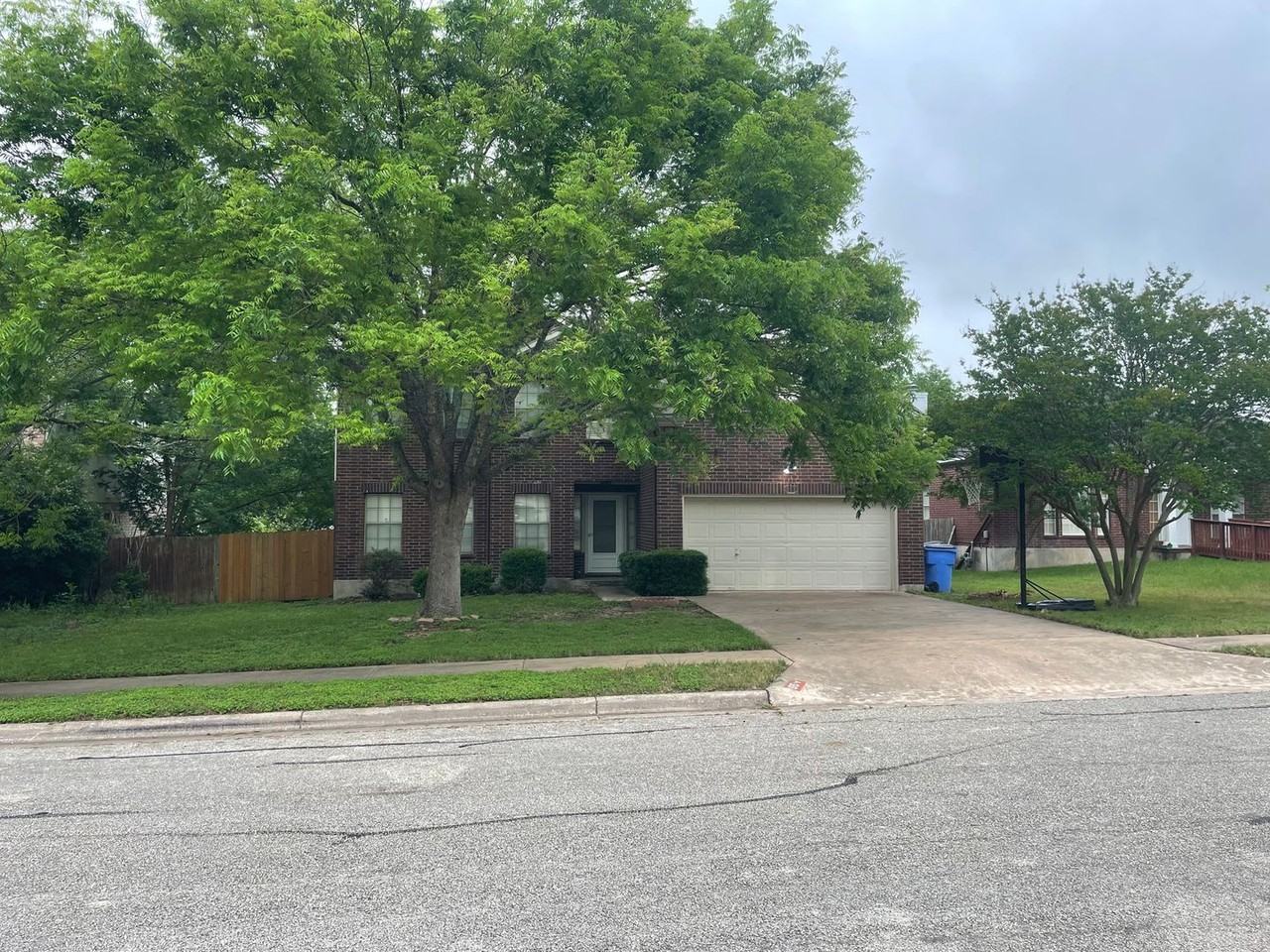 615 Camp Fire Trl - Photo 3 of 18