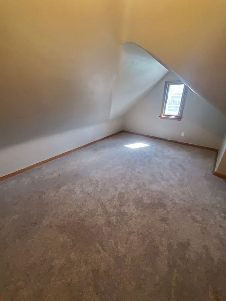 5111 N Hopkins St - Photo 2 of 3