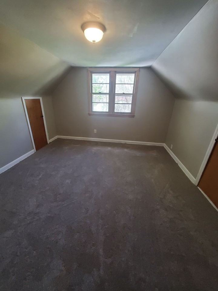 5111 N Hopkins St - Photo 3 of 3