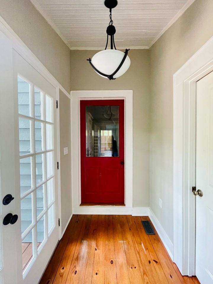 640 N Main St - Photo 3 of 34