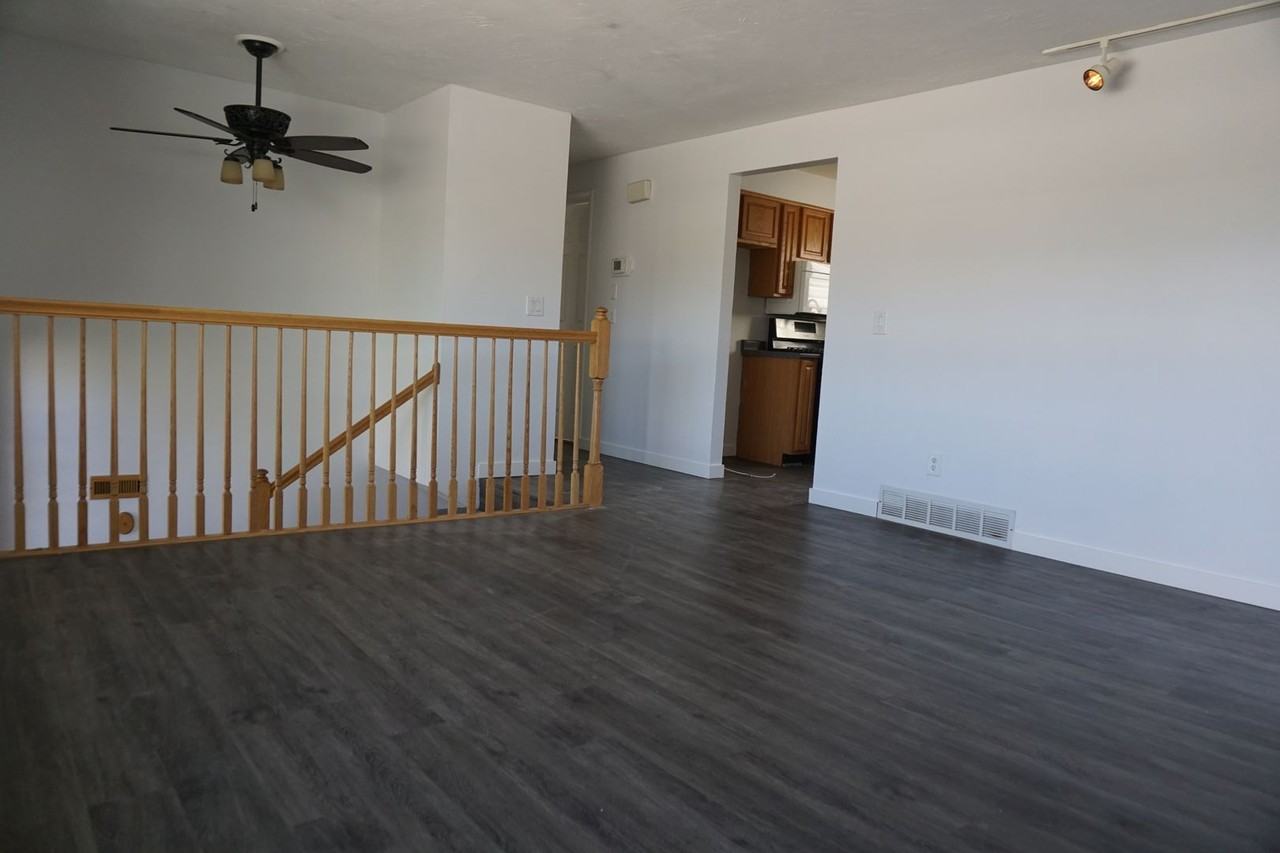 3671 W Cordelle Cir - Photo 3 of 28