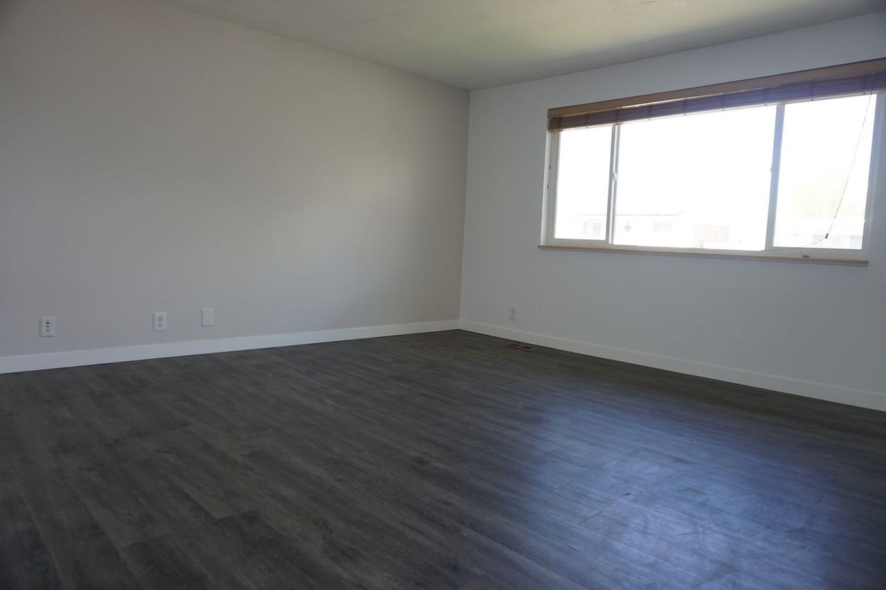 3671 W Cordelle Cir - Photo 4 of 28