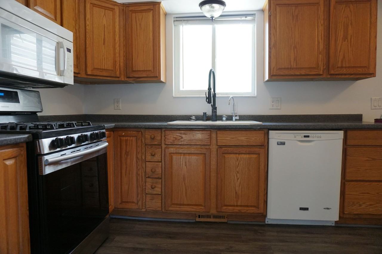 3671 W Cordelle Cir - Photo 5 of 28