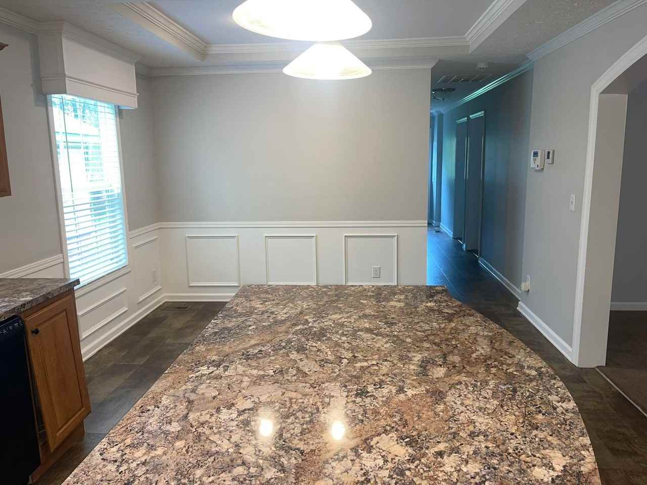 237 Sylvania Ave - Photo 5 of 18