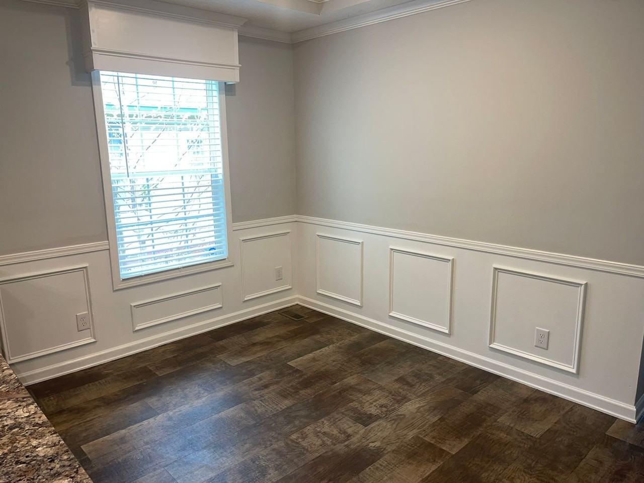 237 Sylvania Ave - Photo 6 of 18