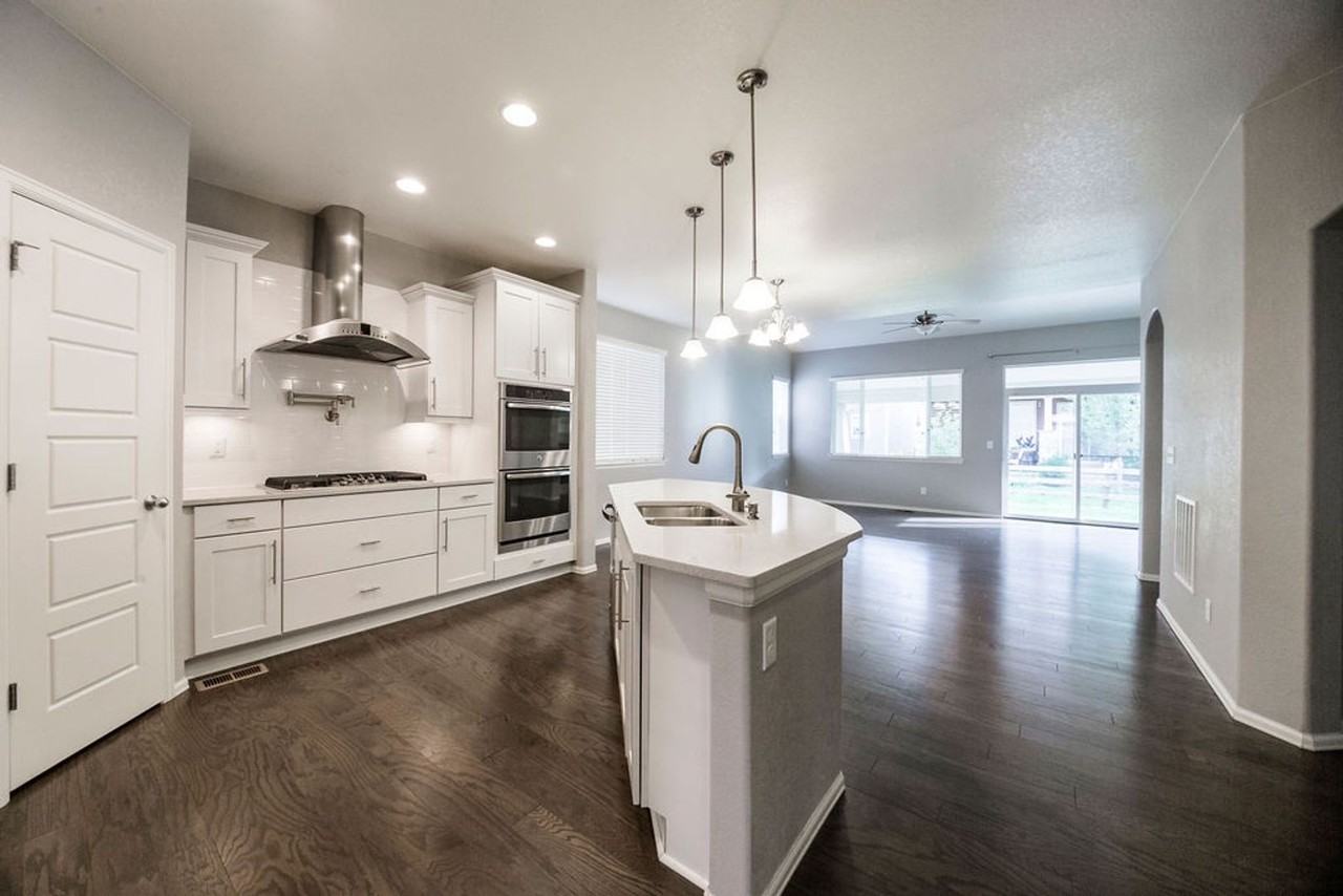 2121 Cutting Horse Dr - Photo 4 of 50