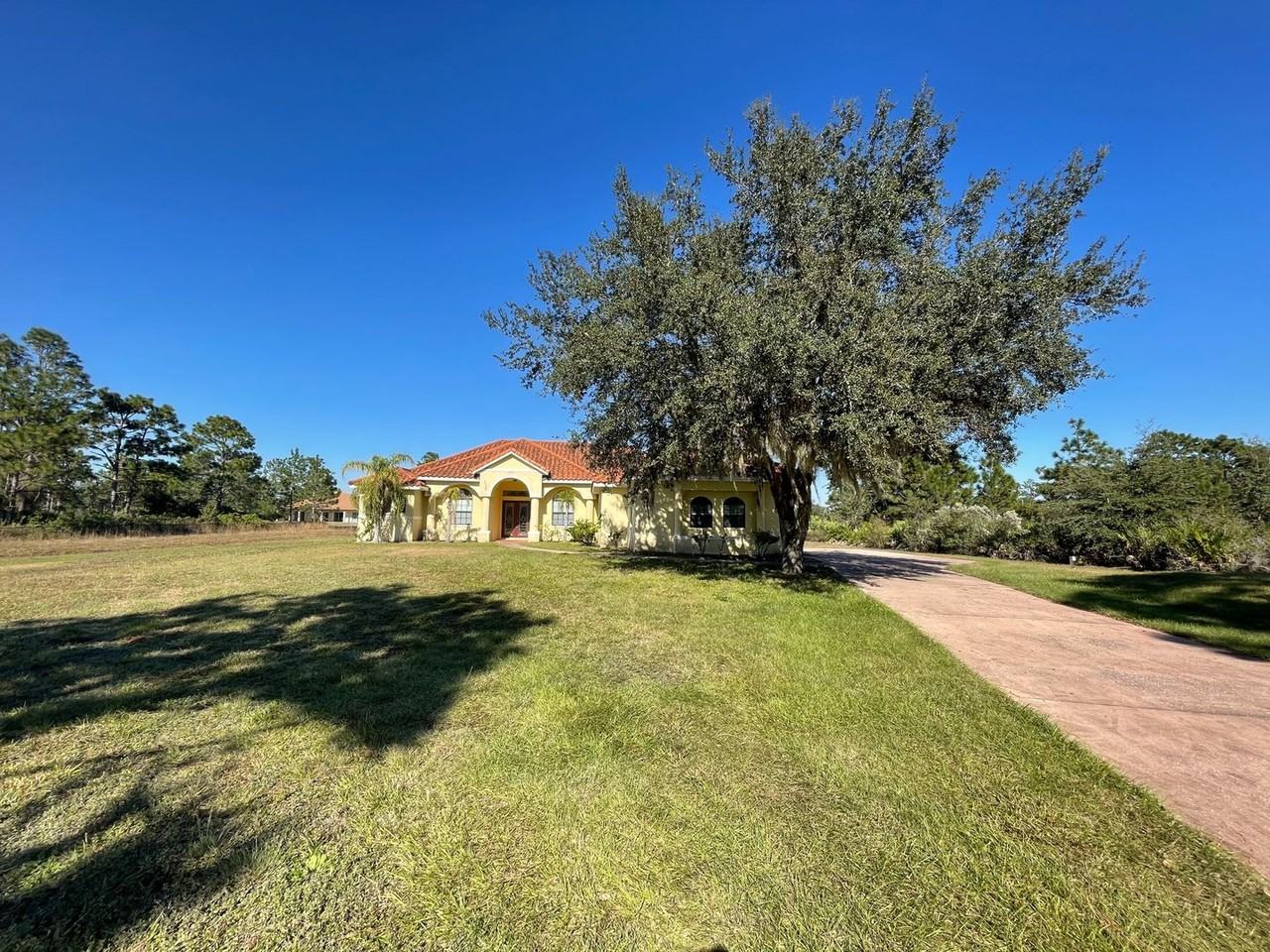 19645 Robertson St - Photo 2 of 30