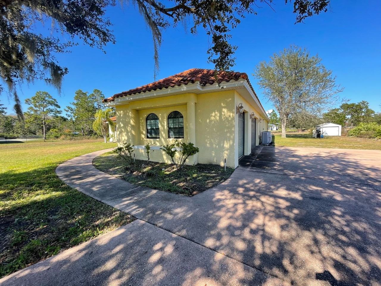 19645 Robertson St - Photo 3 of 30