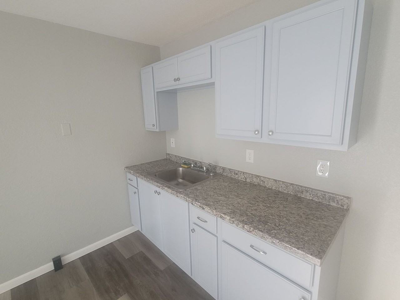 5728 Leeland - Photo 3 of 6