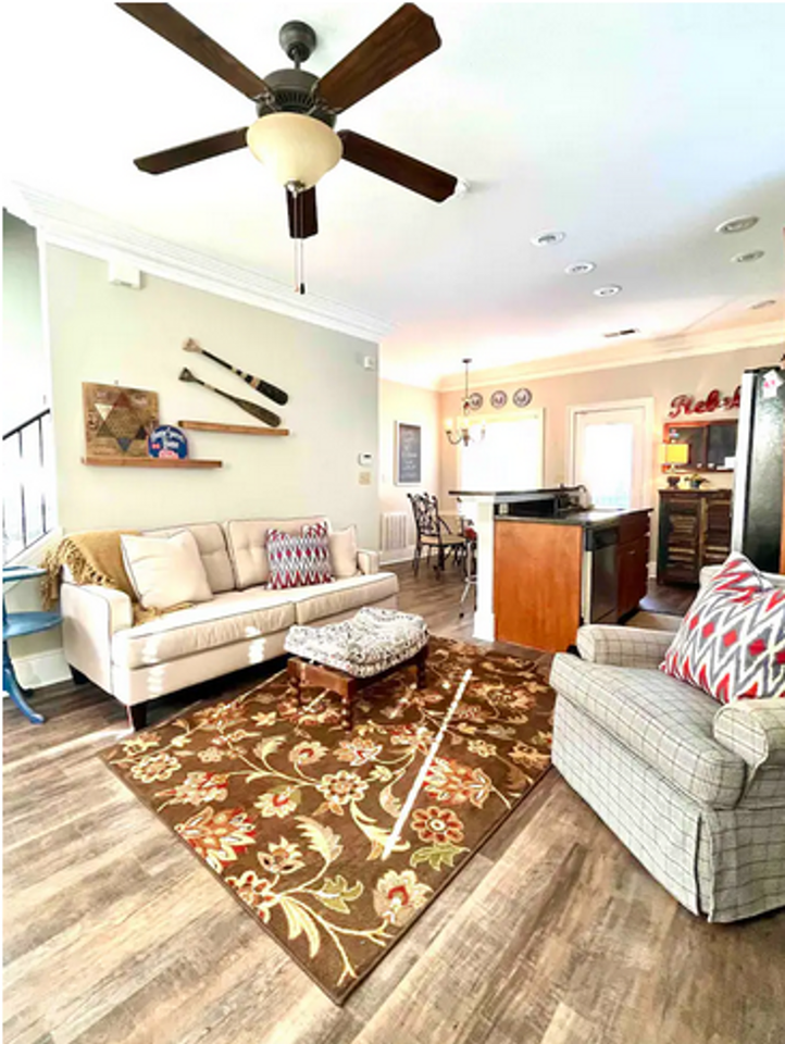 105 Falls Grove Dr - Photo 2 of 10