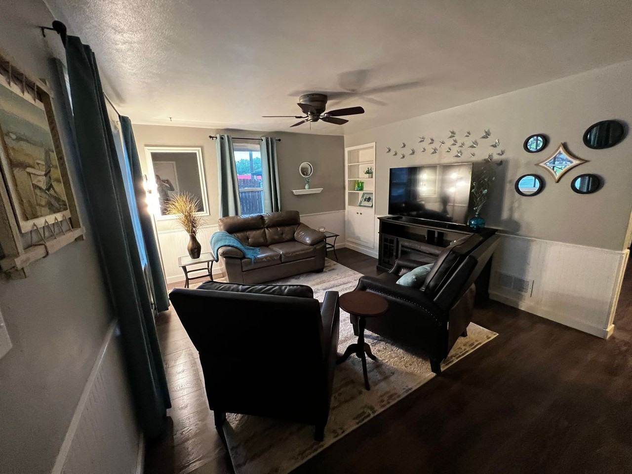 1831 S Oneida St - Photo 3 of 11