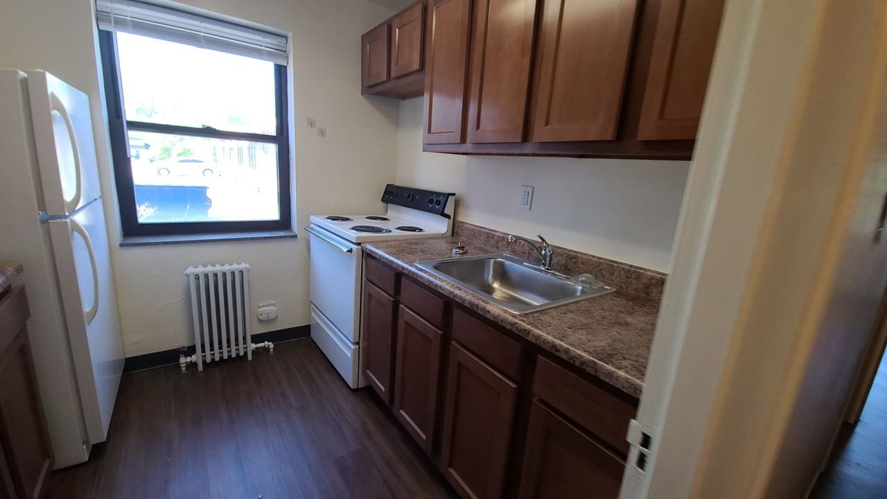 Abbeyville Apartments Associates LP - Photo 4 of 11