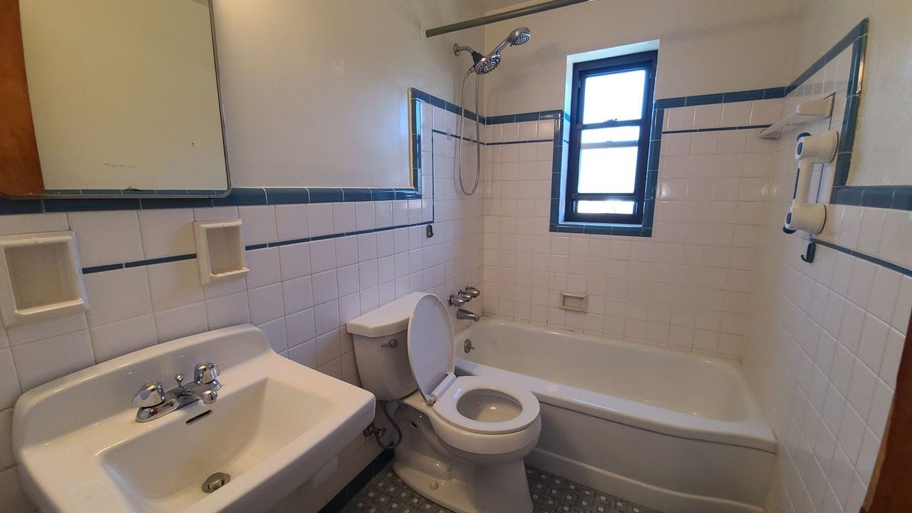 Abbeyville Apartments Associates LP - Photo 7 of 11