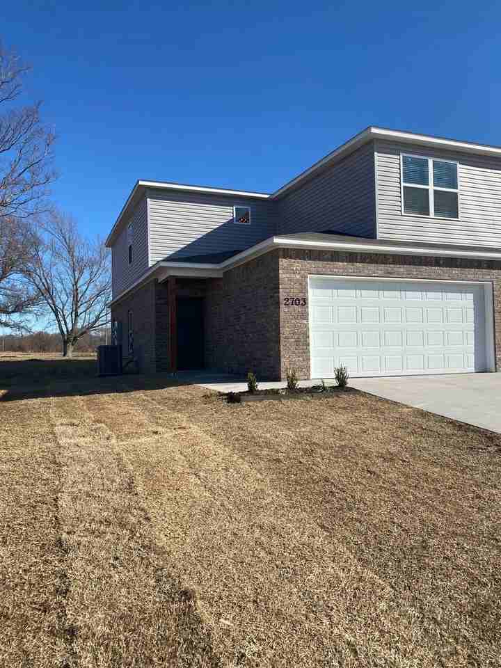 2703A Sidney Dr - Photo 3 of 30